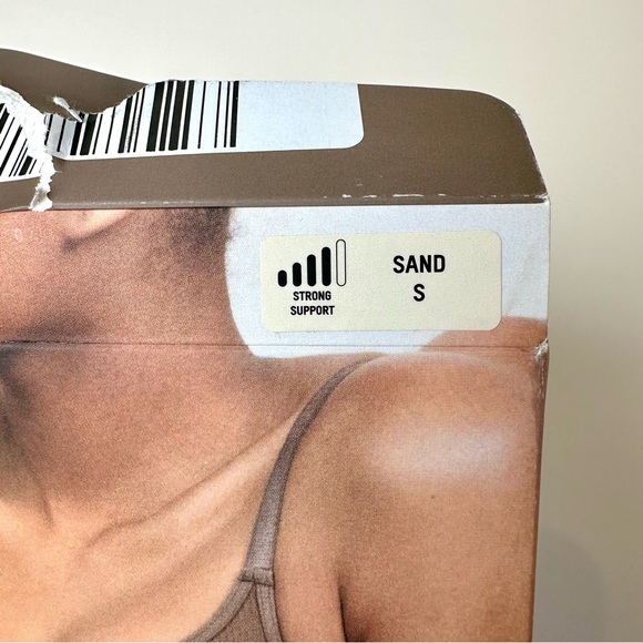 SKIMS Seamless Sculpt Bralette - Sand size Small - Picture 4 of 6